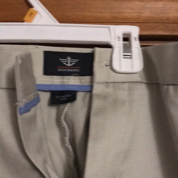 Dockers khakis - Picture 3 of 4